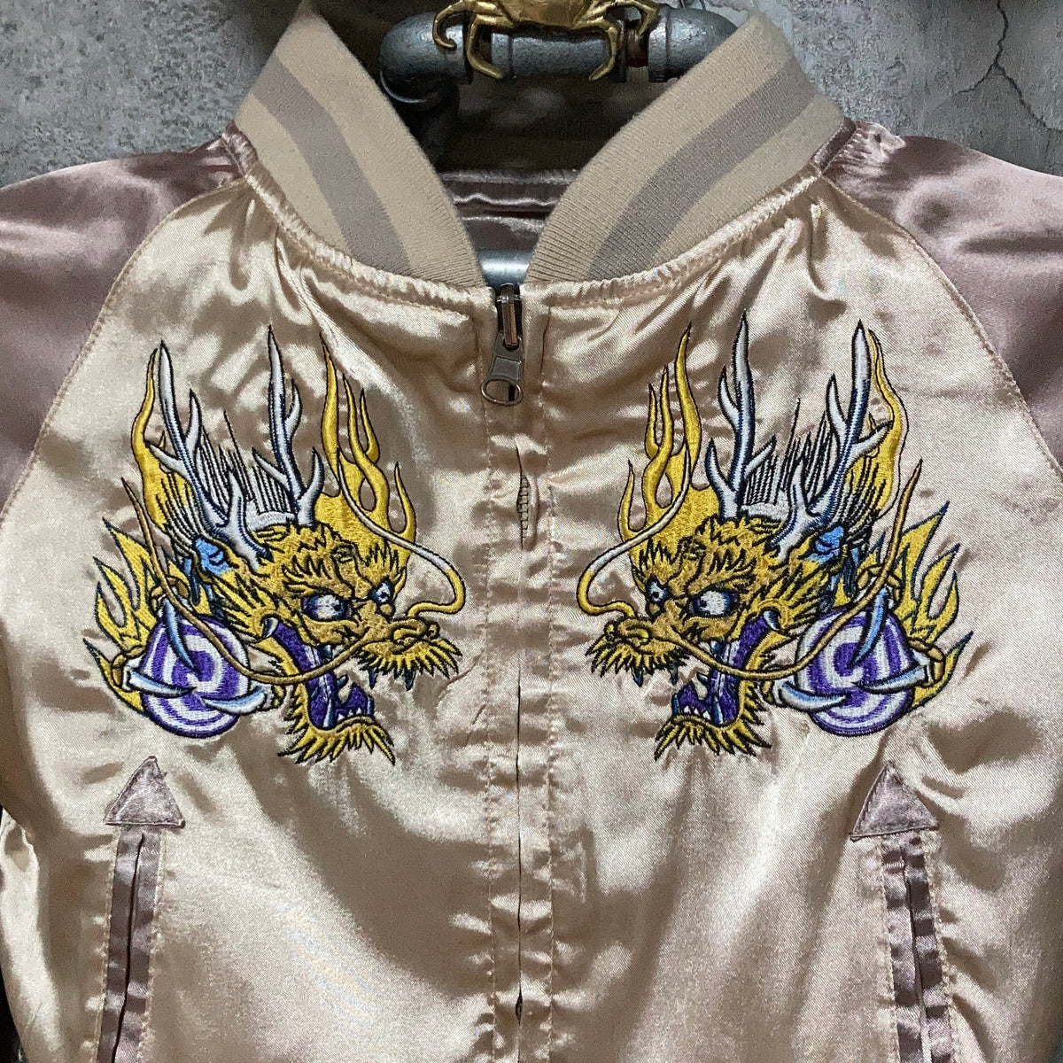 reversible embroidered satin jacket – 雑居ビル