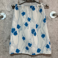 gray x blue floral pattern skirt