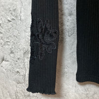 flower shaped lace cuffs knit