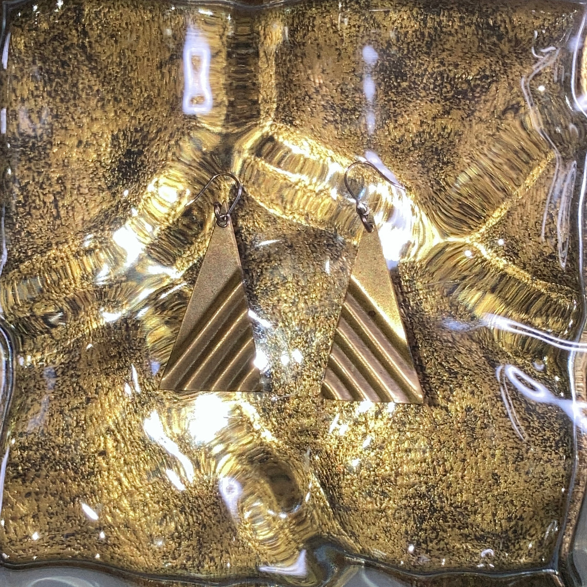 Undulating Gold gold undulation piercing – 雑居ビル